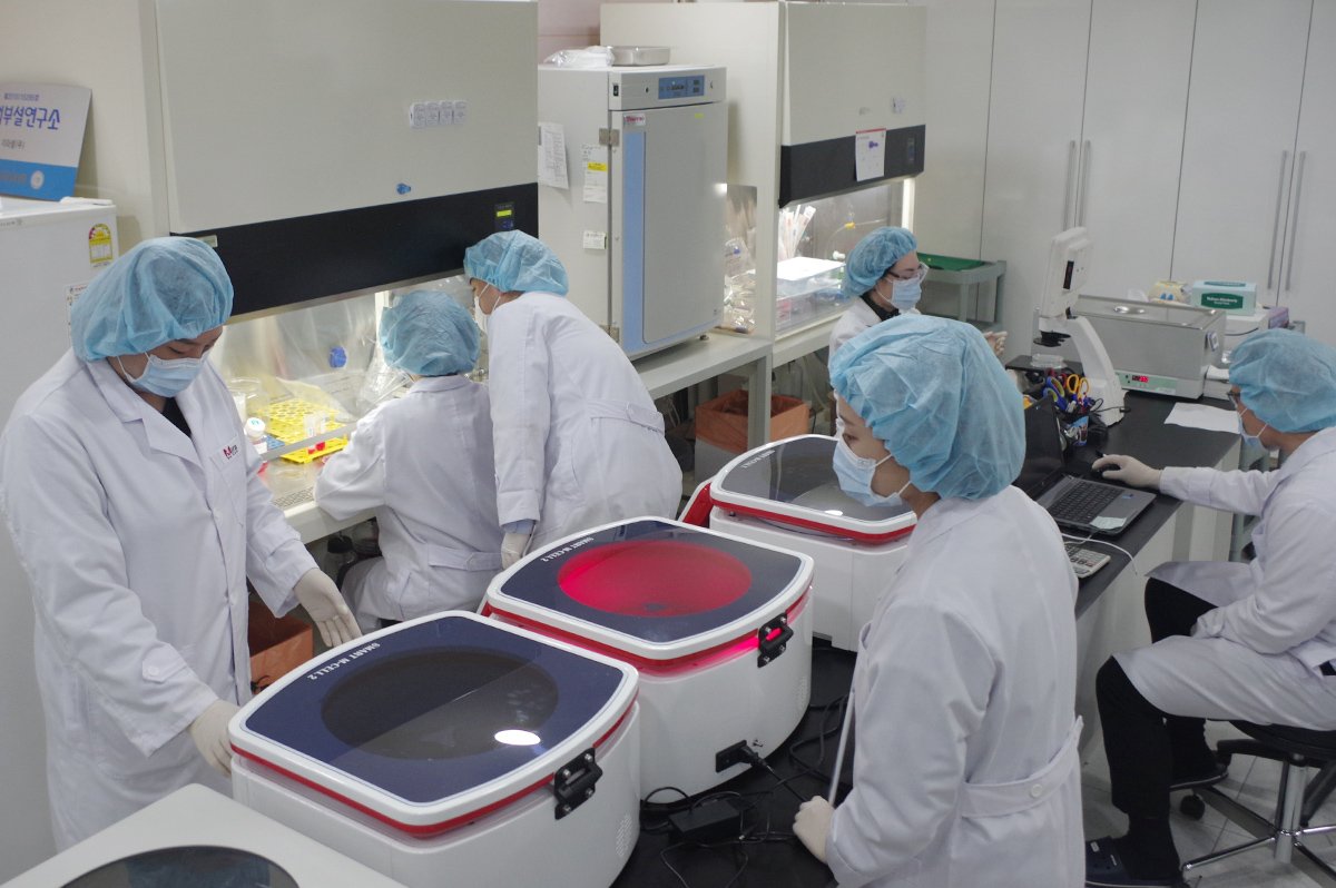 laboratory_slide_img06